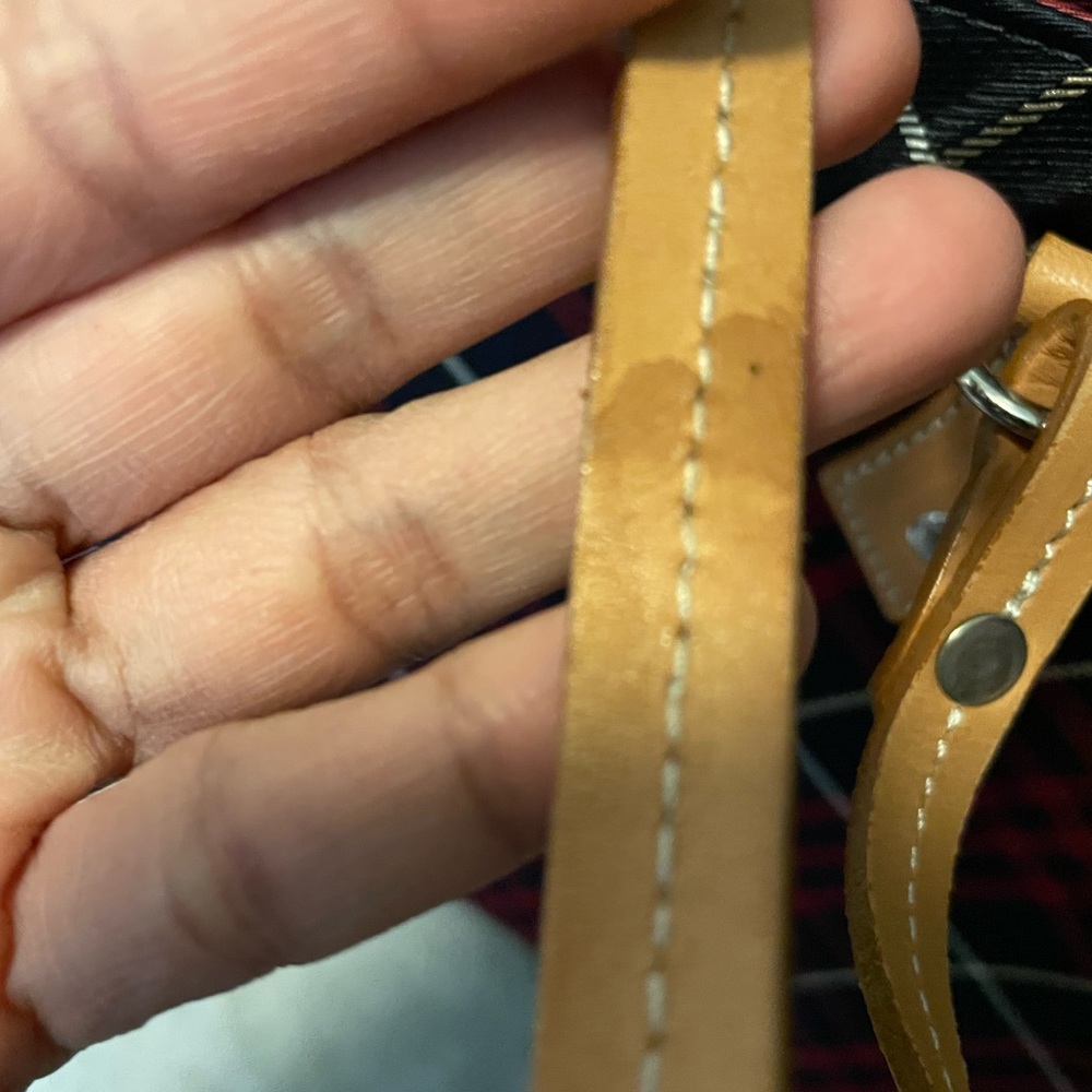 Authentic Burberry tote - Picture 12 of 16